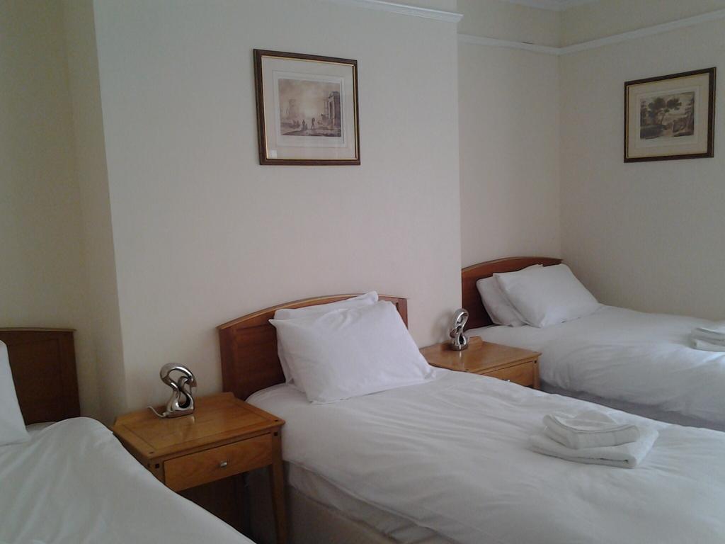 Sterling Lodge Hotel AEGON International Pokoj fotografie
